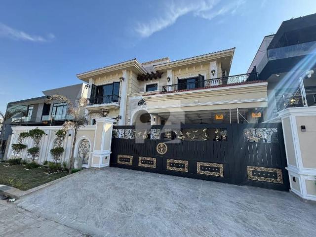 1 Kanal Designer House Is Available For Sale
