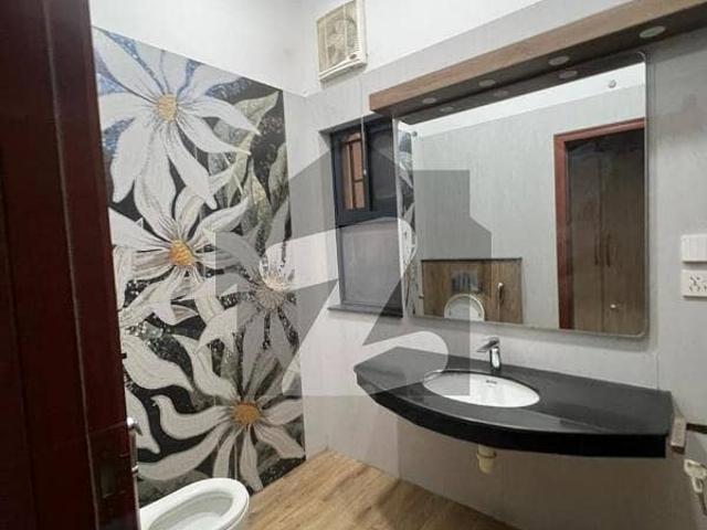 1 Kanal designer house with 5 bed and 6 bathrooms and 10 kva solar available for rent