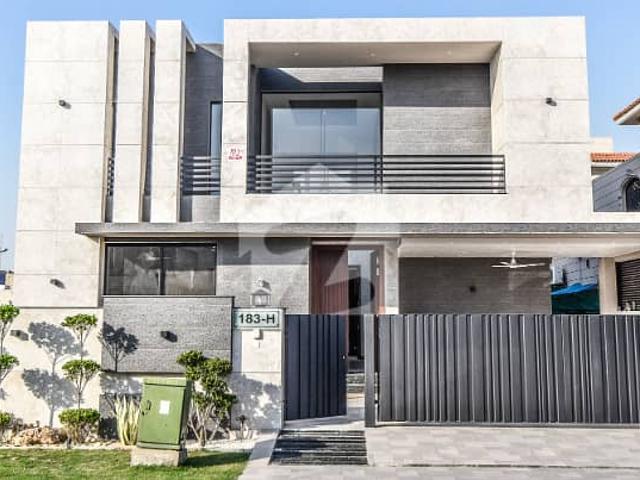 1 Kanal Full Furnished Main 150ft Road Near to Macdonald Park House For Sale in DHA Lahore