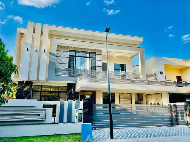 1 Kanal Double Unit Modern Luxurious House For Sale At DHA 2
