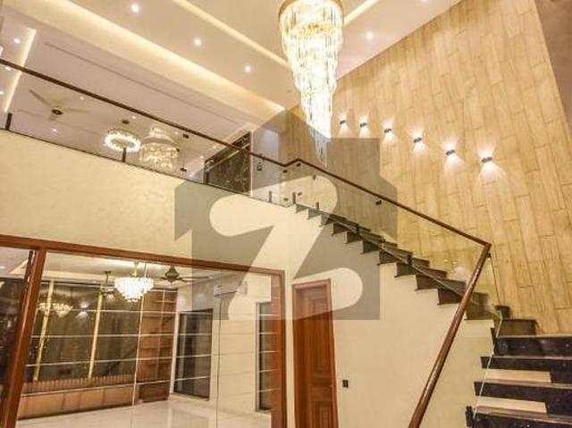 1 kanal eye catching superb luxury bungalow for sale on top location dha phase 7