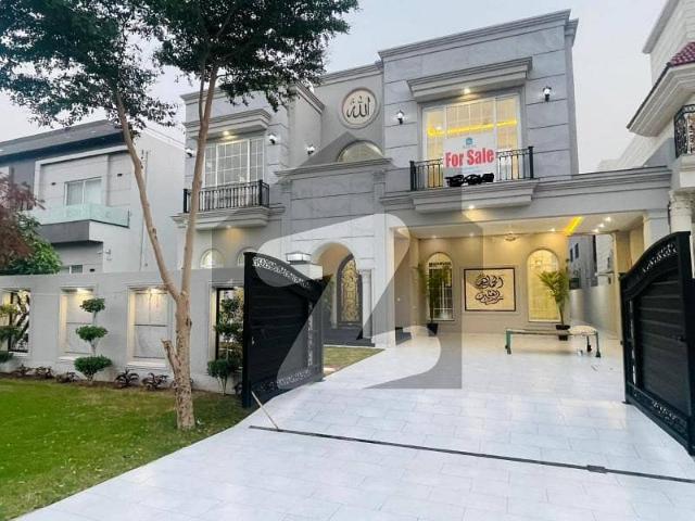 1 Kanal Elegant And Fully Maintained Bungalow Is Available In The Best Block Of DHA Lahore