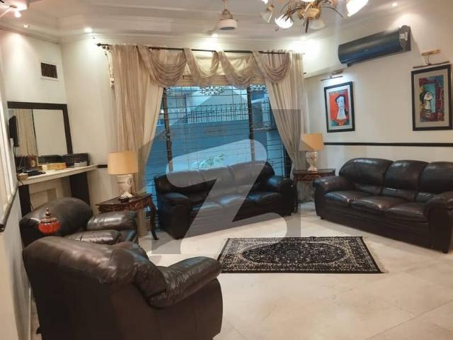 1 kanal elegant and fully maintained super hot located bungalow is available in the best block of dha lahore