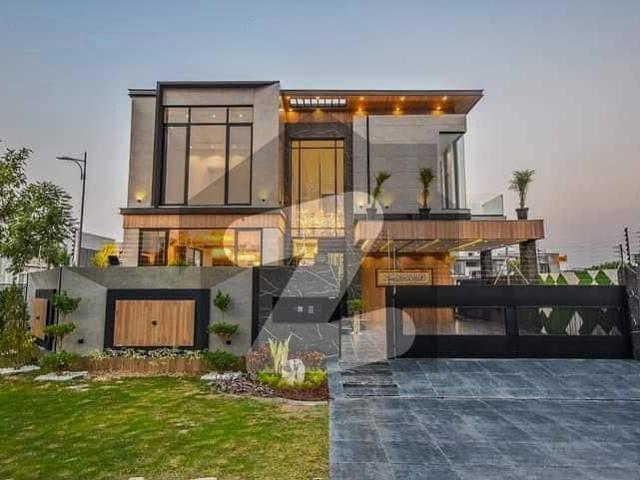 1 kanal elegant and fully maintained super hot located bungalow is available in the best block of dha lahore