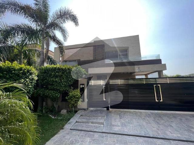1 Kanal Elegant And Fully Maintained Super Hot Located Bungalow Is Available In The Best Block Of DHA Lahore