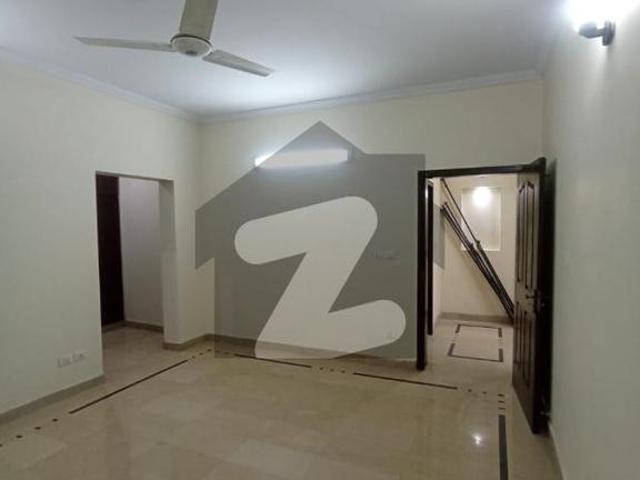1 kanal elegant and fully maintained super hot located bungalow is available in the dd block of phase 4 dha lahore dha phase 4 block dd