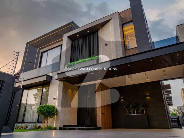 1 kanal elegant and fully furnished super hot located bungalow with basement near raya & golf course is available in the best block of dha lahore
