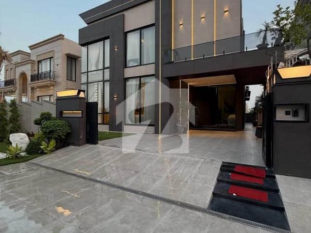 1 kanal elegant and fully furnished super hot located bungalow is available in the best block of dha lahore