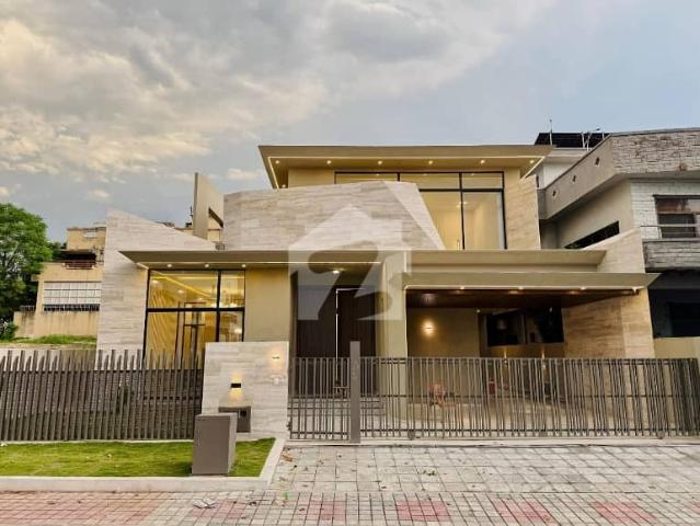1 kanal elegant design house up for sale