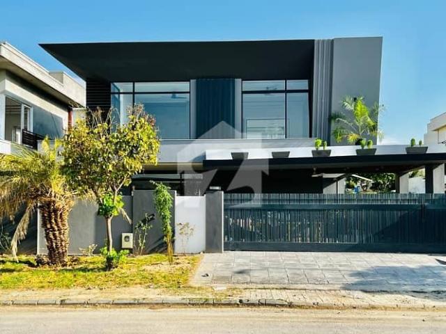 1 Kanal Elegant Design House Up For Sale