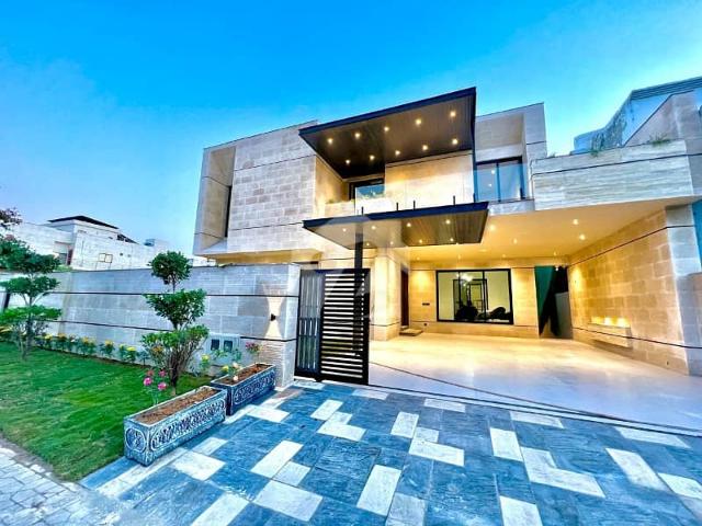 1 kanal elegant designer house with basement up for sale
