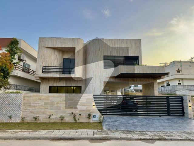 1 kanal elegant designer house with basement up for sale