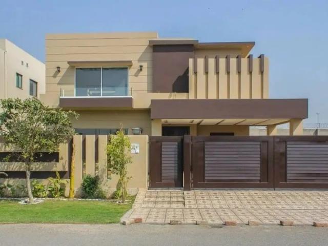1 kanal elegant old bungalow on back of main 150 ft road with basement is available in the best block of dha lahore dha defence id 99213