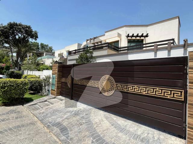 1 kanal elegant super hot located renovated bungalow is available in the best block of dha lahore