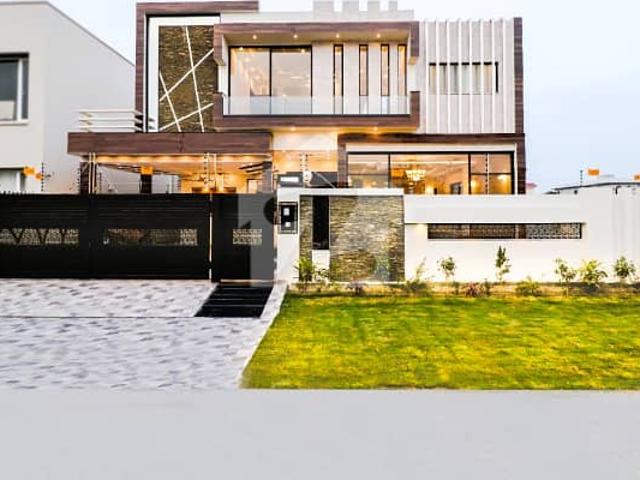 1 Kanal Fully Modern Bungalow For Sale Near Big Park | Near Raya | Prime Location DHA Phase 6