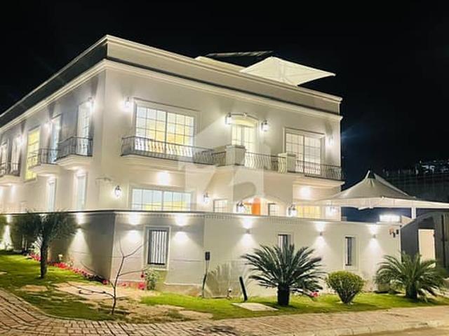 1 Kanal Fully Furnished House, Back To Main Boulevard, Corner, 50 Ft Wide Street, Sunface, Block C Topcity 1