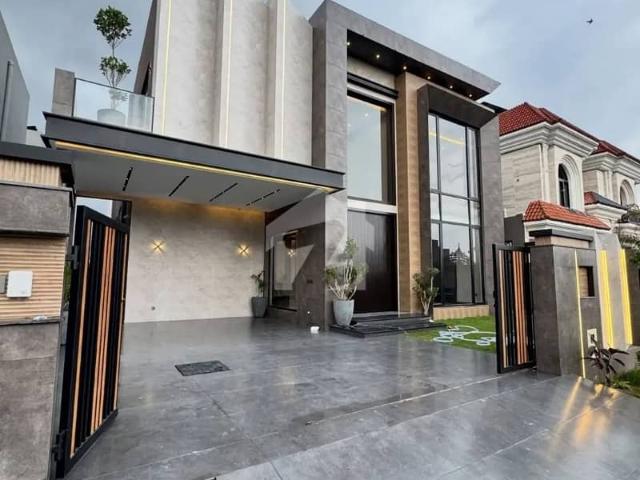 1 Kanal Fully Furnished Luxury House With Modern Amenities, High Quality Interiors And A Comfortable Lifestyle