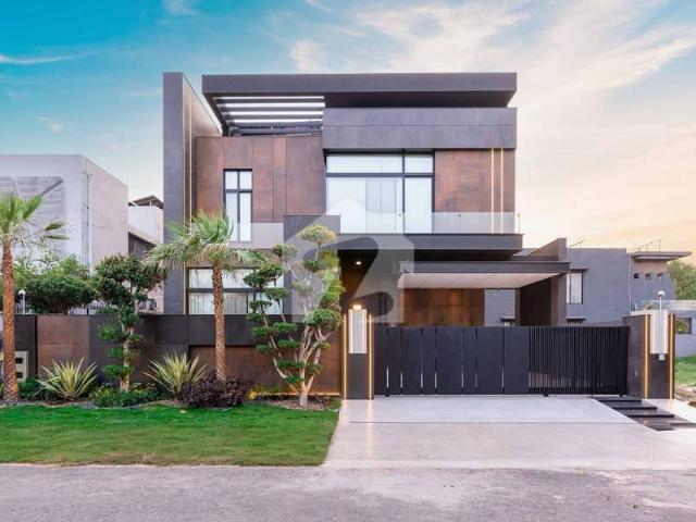 1 Kanal Full Basement Fully Furnished Bungalow House For Sale At A Prime Hot Location Near To Dolmen Mall And Park