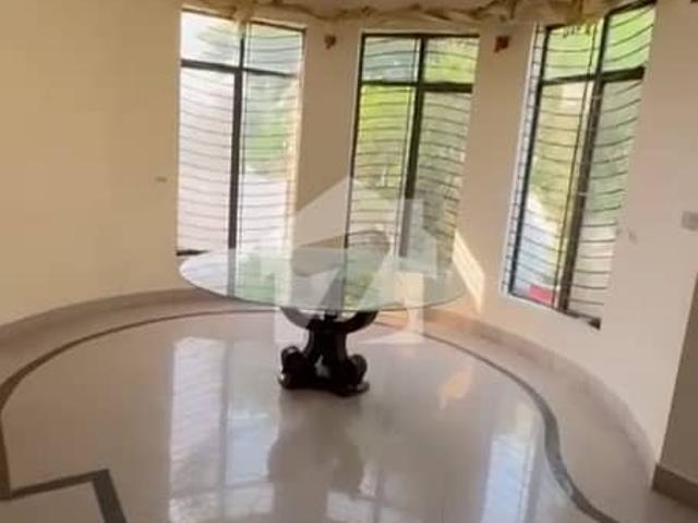1 kanal full basement used house for sale in air avenue phase 8 dha