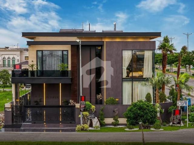 1 kanal full furniseh eye catching superb luxury bungalow for sale