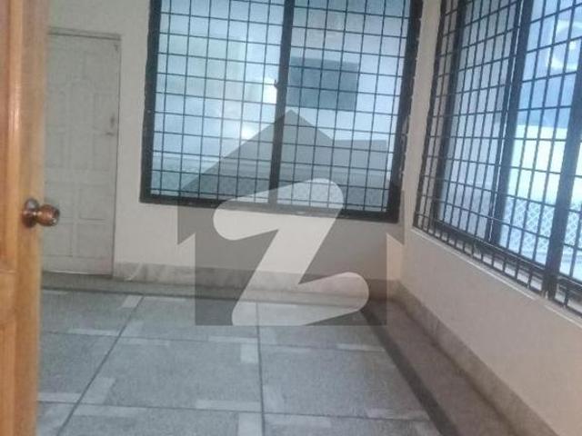 1 kanal full house available for rent G 11