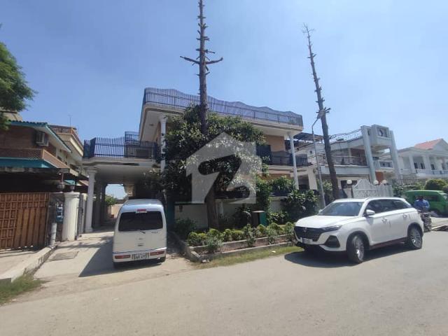 1 Kanal Full House Available For Rent