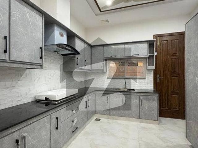 1 Kanal Full House Available For Rent