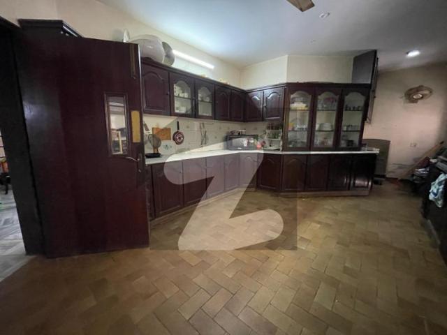 1 Kanal Full House For Rent In Phase 4 DHA Lahore Prime Location 265,000 PKR DHA Phase 4