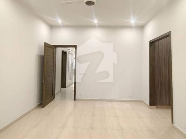 1 Kanal Full House Is Available For Rent