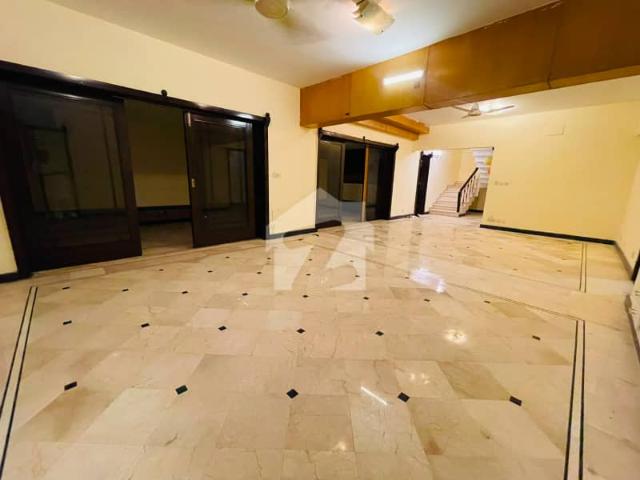 1 kanal full house reasonable rent