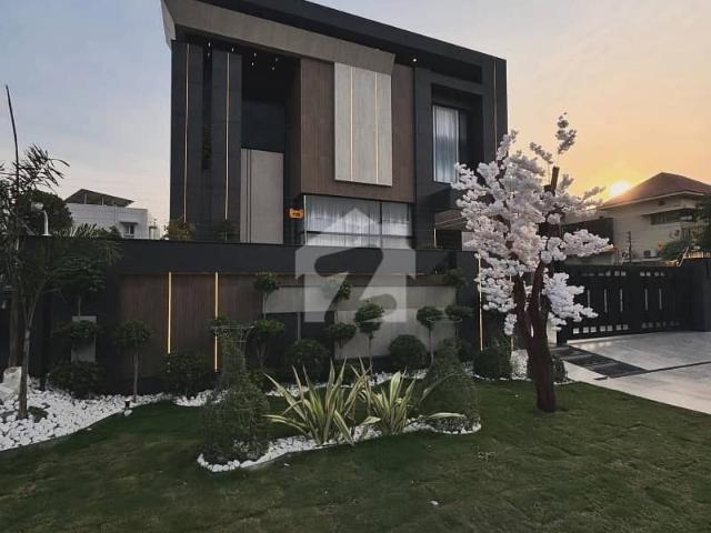 1 Kanal Furnished Elegant Designer Bungalow Phase 6