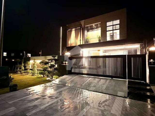 1 Kanal Furnished Elegant Designer Bungalow Phase 7