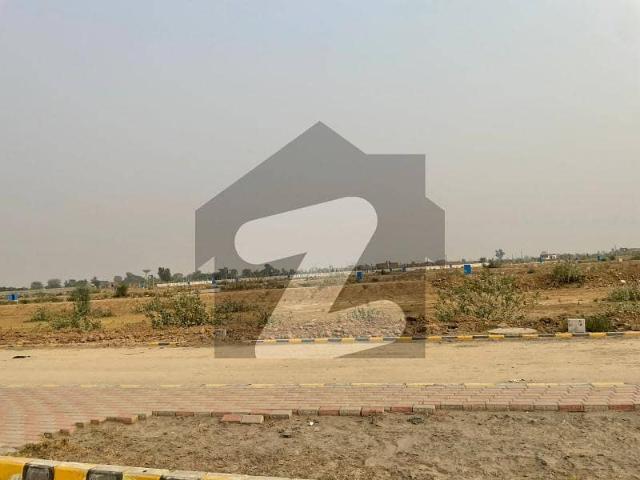 1 kanal facing park ideal location plot for sale in d block