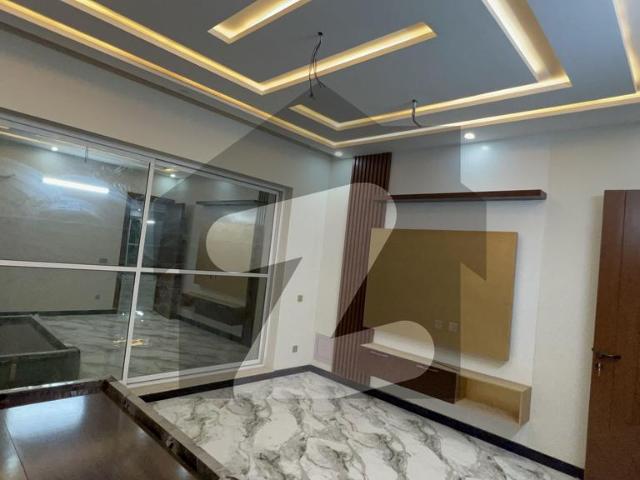 1 Kanal Fresh Semi Furnished House For Sale Hayatabad Phase 3