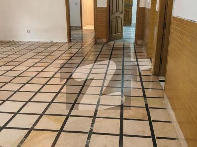 1 Kanal Freshly Renovated Triple Storey House On Best Location On Reasonable Rent G 11