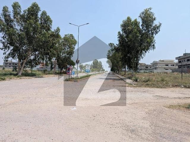 1 Kanal Heighted Location Near To The Park Masjid And Market Plot With Stunning Margalla View On 80ft Main Boulevard Sector E 17/3 CDA Approved