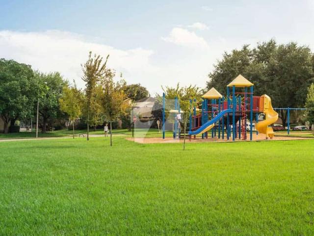 1 Kanal Hot Location Plot For Sale Near All Facilities