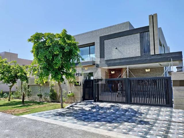 1 Kanal House Modren Full Luxury Design Hot Location Available For Rent In DHA Phase 6