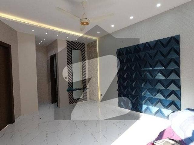 1 Kanal House Available For Sale In E 11/3