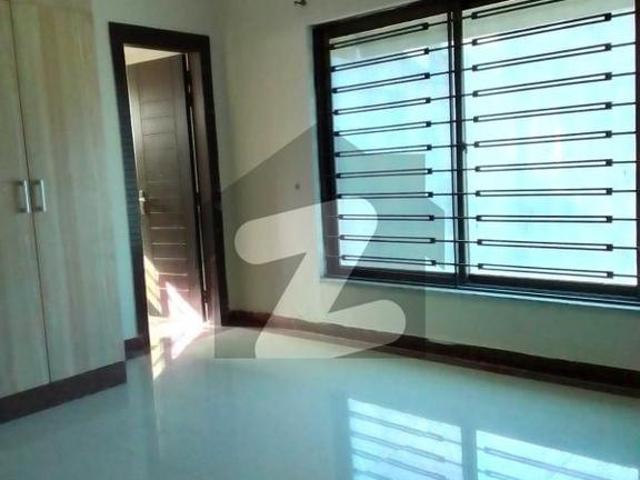 1 kanal house available for rent Bahria Town Phase 5