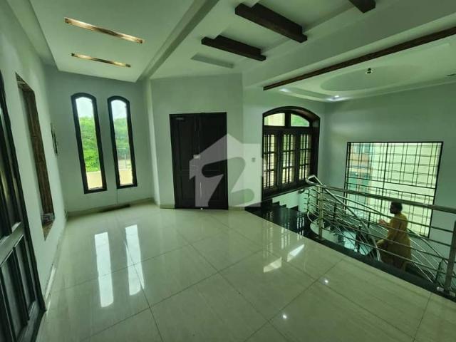 1 kanal house available for rent for family