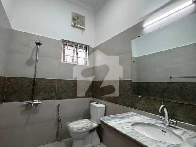 1 Kanal House Available For Rent In DHA Phase 2 10/ Condition