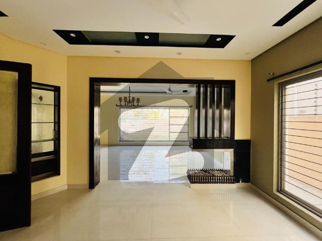 1 kanal house for rent _ dha phase 5 hot location dha phase 5