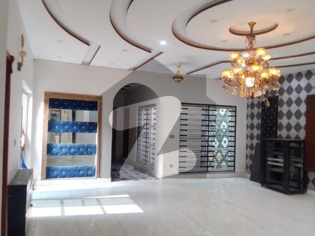 1 KANAL HOUSE FOR RENT Look Like A Brand New Type Available In Johertown Lahore Johar Town