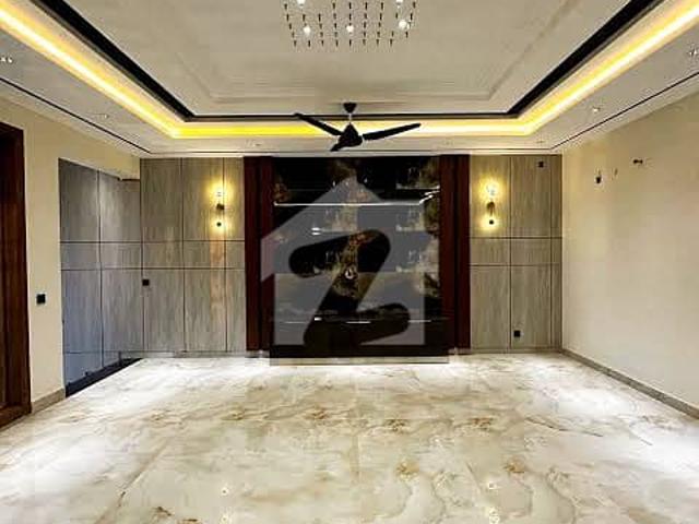 1 Kanal House for Sale | Basement + Solar System + 10 Marla Garden
