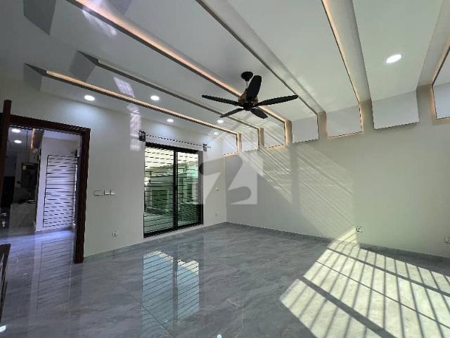 1 Kanal House For Sale Corner Use