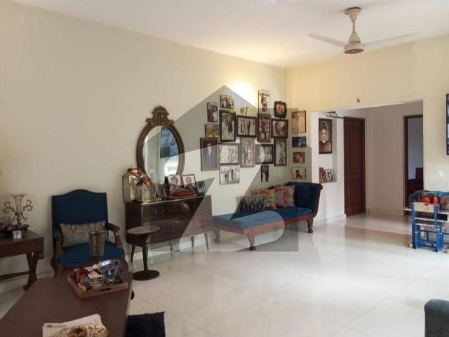 1 Kanal House For Sale in Cavalry Ground