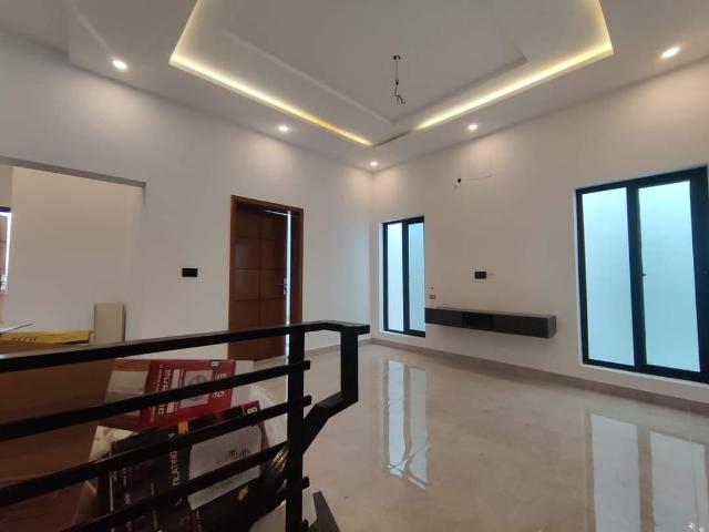 1 Kanal House for Sale