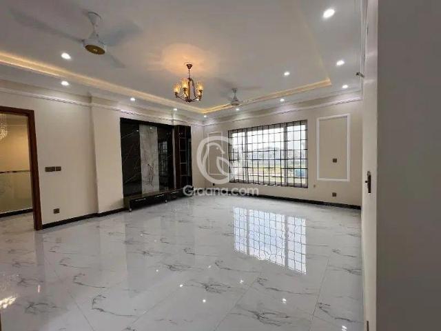 1 Kanal House for Sale
