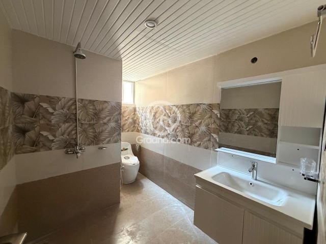 1 Kanal House for Sale